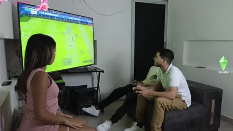 Snapshot of friendsbi_sextape chatting on December 31, 2024, 5:33 am Bella Fran Steven and Pepe online show from December 31, 2024, 5:33 am