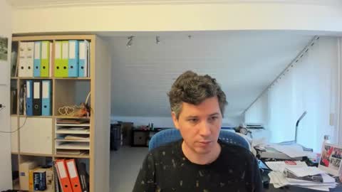 Snapshot of frikits chatting on April 1, 2026, 7:20 am Francois online show from April 1, 2026, 7:20 am