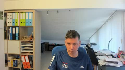 Snapshot of frikits chatting on April 5, 2026, 9:39 am Francois online show from April 5, 2026, 9:39 am