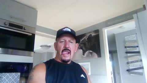 Snapshot of friskyneedsum chatting on September 11, 2025, 4:18 pm bob online show from September 11, 2025, 4:18 pm