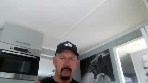 Snapshot of friskyneedsum chatting on October 1, 2025, 10:10 am bob online show from October 1, 2025, 10:10 am