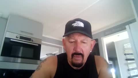 Snapshot of friskyneedsum chatting on October 15, 2025, 12:49 pm bob online show from October 15, 2025, 12:49 pm