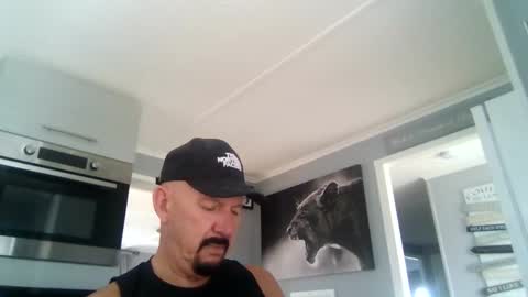 Snapshot of friskyneedsum chatting on October 22, 2025, 12:27 pm bob online show from October 22, 2025, 12:27 pm