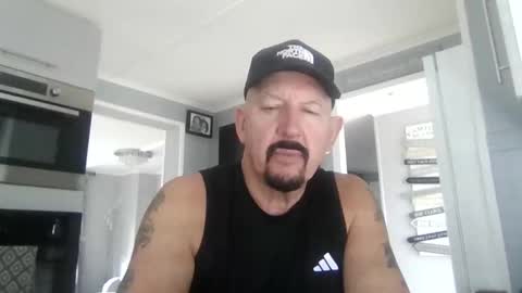 Snapshot of friskyneedsum chatting on October 28, 2025, 1:36 pm bob online show from October 28, 2025, 1:36 pm