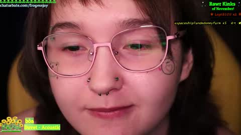 Snapshot of frogessjay chatting on November 24, 2025, 8:19 pm Jaywise Frogfoot online show from November 24, 2025, 8:19 pm