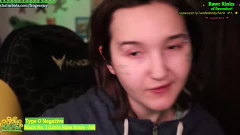 Snapshot of frogessjay chatting on December 13, 2025, 10:48 pm Jaywise Frogfoot online show from December 13, 2025, 10:48 pm