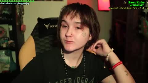 Snapshot of frogessjay chatting on February 3, 2026, 9:53 pm Jaywise Frogfoot online show from February 3, 2026, 9:53 pm