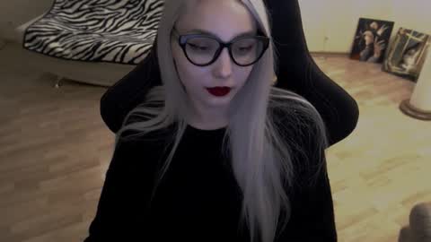 Snapshot of fromsun_forsoul chatting on October 8, 2025, 11:02 pm Lilith online show from October 8, 2025, 11:02 pm