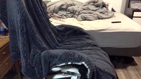 Snapshot of froski666 chatting on December 19, 2025, 2:51 am froski666 online show from December 19, 2025, 2:51 am