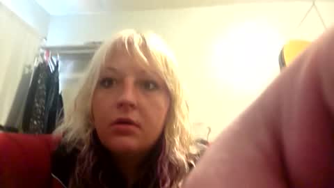 frostbitenfoxxx online show from May 24, 2026, 11:54 pm