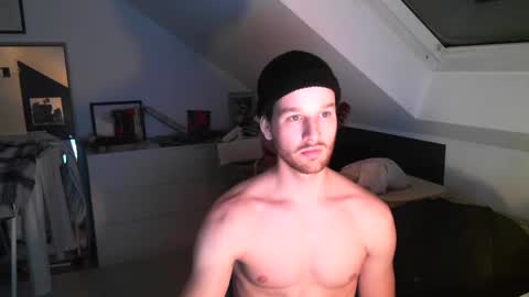 frozenyoga online show from December 13, 2024, 5:21 pm