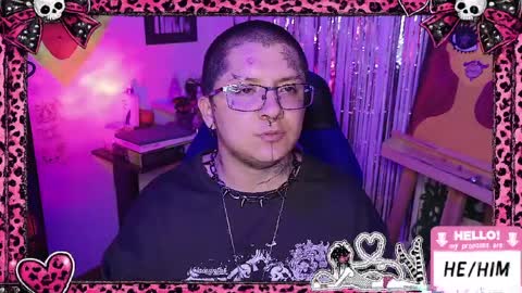 Snapshot of ftmbiggestclit chatting on April 9, 2026, 4:23 am Kevin online show from April 9, 2026, 4:23 am