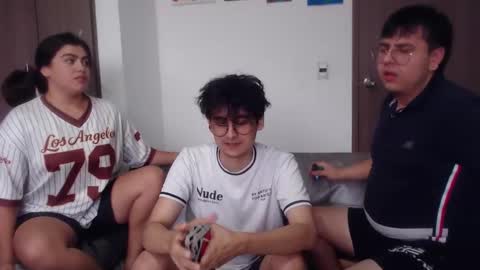 Snapshot of fuck_blow chatting on November 16, 2025, 10:04 pm uwu online show from November 16, 2025, 10:04 pm