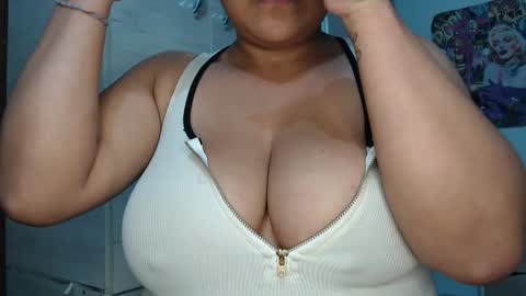 Mia and Gary  online show from December 2, 2025, 2:28 am