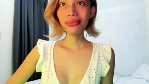 fuckingsexy143 online show from June 10, 2026, 2:01 am