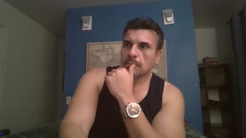 fuego1ento22 online show from January 31, 2025, 9:37 am