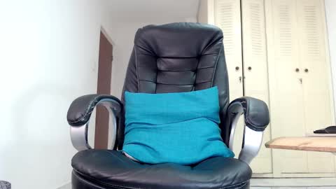 Andres. online show from November 22, 2025, 8:46 am