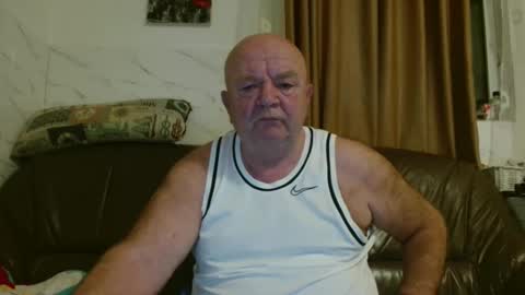 fullballs6 online show from December 16, 2025, 4:06 am