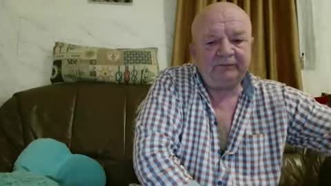 fullballs6 online show from March 26, 2026, 3:01 am