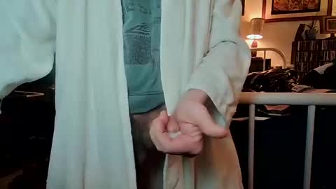 Snapshot of fullsvc chatting on February 20, 2025, 3:52 pm fullsvc online show from February 20, 2025, 3:52 pm