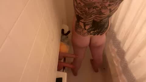 Snapshot of funfcker34 chatting on February 24, 2026, 1:25 am Curious guy showing off online show from February 24, 2026, 1:25 am