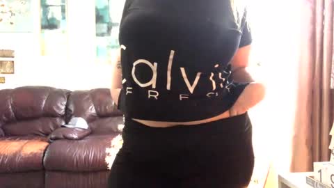 Linnys Palace online show from December 6, 2024, 7:45 pm