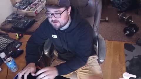 fungus_humungus online show from November 19, 2025, 5:51 am