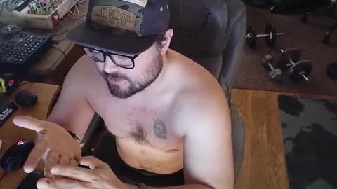 fungus_humungus online show from November 21, 2025, 7:34 pm