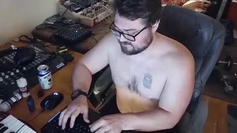 fungus_humungus online show from November 23, 2025, 5:18 am