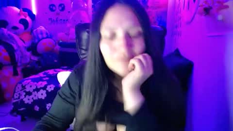Snapshot of funny_weed_money chatting on March 6, 2025, 6:41 am Linda Cataleya- mackenzie girls online show from March 6, 2025, 6:41 am