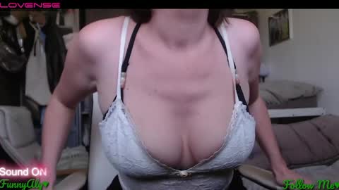 Snapshot of funnyaly chatting on May 28, 2026, 10:23 am funnyaly online show from May 28, 2026, 10:23 am