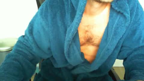 YWhiteNiceMan online show from October 1, 2025, 8:20 am