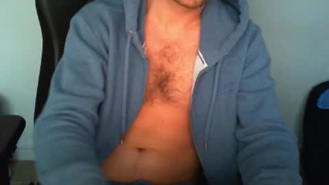 YWhiteNiceMan online show from February 10, 2026, 8:29 am