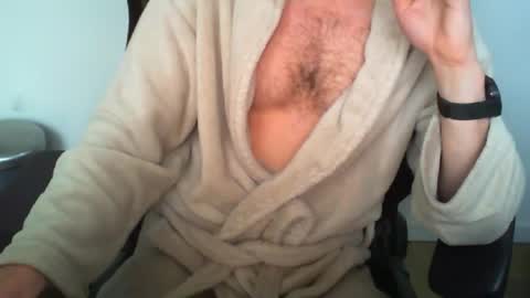 Snapshot of funnyeucouple chatting on May 5, 2026, 1:30 pm YWhiteNiceMan online show from May 5, 2026, 1:30 pm