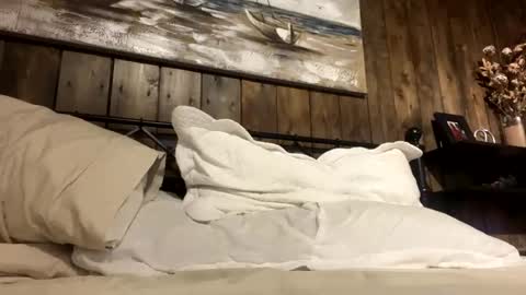 Snapshot of funnyfun69 chatting on April 4, 2026, 2:43 am funnyfun69 online show from April 4, 2026, 2:43 am