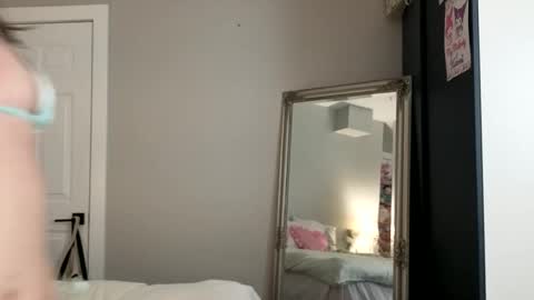 May online show from April 23, 2026, 2:02 am