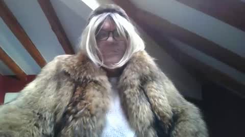 Snapshot of fursdany chatting on October 26, 2025, 9:15 am Dany online show from October 26, 2025, 9:15 am
