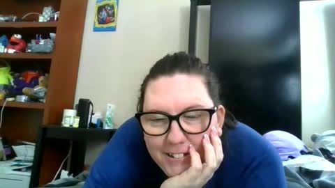 fuzzypeaches87 online show from February 3, 2026, 8:14 pm