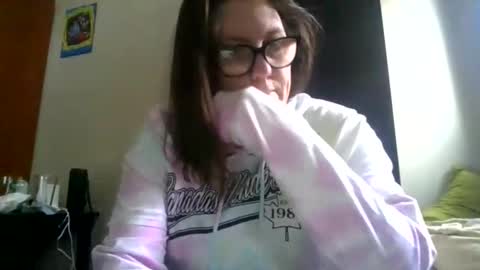 fuzzypeaches87 online show from March 23, 2026, 4:11 pm