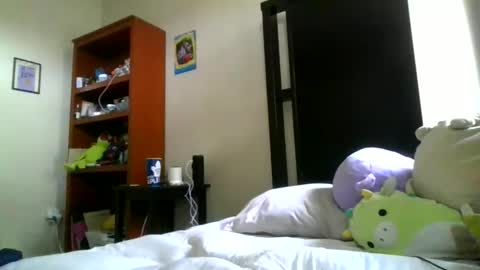 fuzzypeaches87 online show from March 24, 2026, 4:23 pm