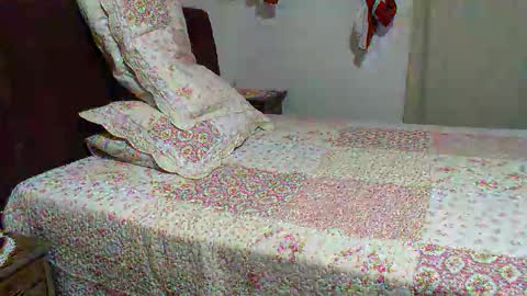 Snapshot of gabibrasil chatting on December 18, 2025, 12:38 am gaby layla online show from December 18, 2025, 12:38 am