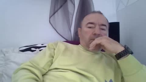 gabriel9_2003 online show from April 13, 2026, 8:42 am