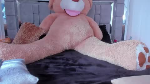 Snapshot of gabriela_montess chatting on December 7, 2024, 7:10 pm Gabriela Montes online show from December 7, 2024, 7:10 pm