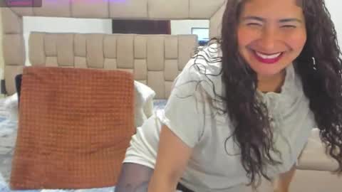 gabriela ponce online show from November 12, 2025, 12:11 am