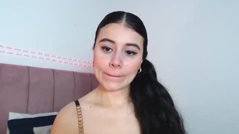 GabrielaRossa online show from May 25, 2026, 6:03 pm