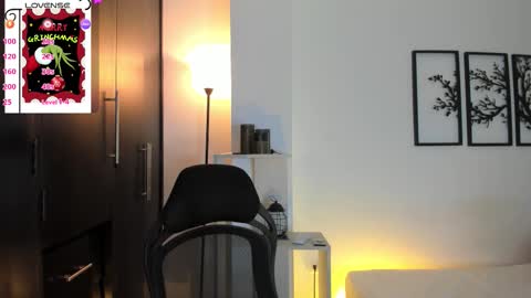 Gabriella online show from December 22, 2025, 7:55 pm