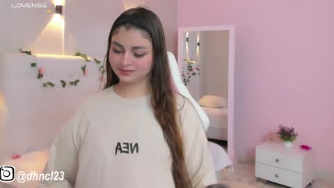 Snapshot of gabriellahoney18 chatting on February 7, 2025, 9:37 pm Gabriella online show from February 7, 2025, 9:37 pm