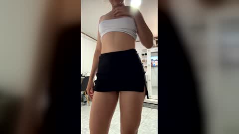 Snapshot of gabriellahoney18 chatting on December 14, 2025, 5:18 pm Gabriella online show from December 14, 2025, 5:18 pm