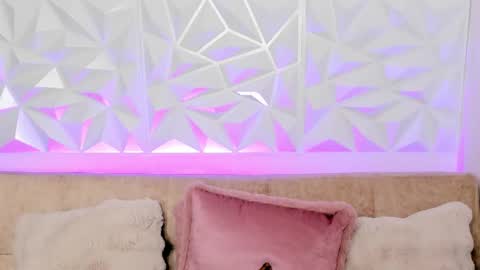 Gabriela  online show from April 5, 2026, 7:55 pm