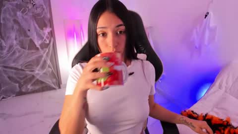 Gabriela online show from October 28, 2025, 4:53 pm